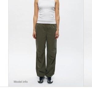 KOTN Women’s Green Tefnut Cargo Pants